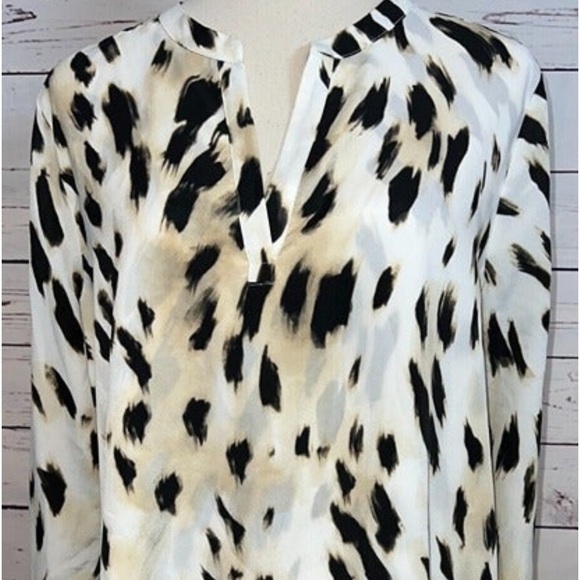 Chico’s animal print asymmetrical high / low Tunic - Picture 2 of 4